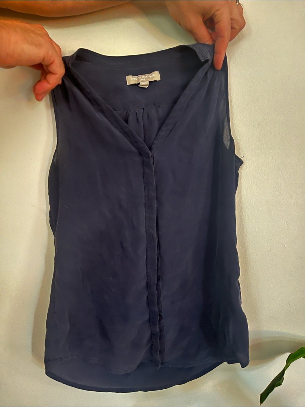 Banana Republic Navy V-Neck Sleeveless Shell